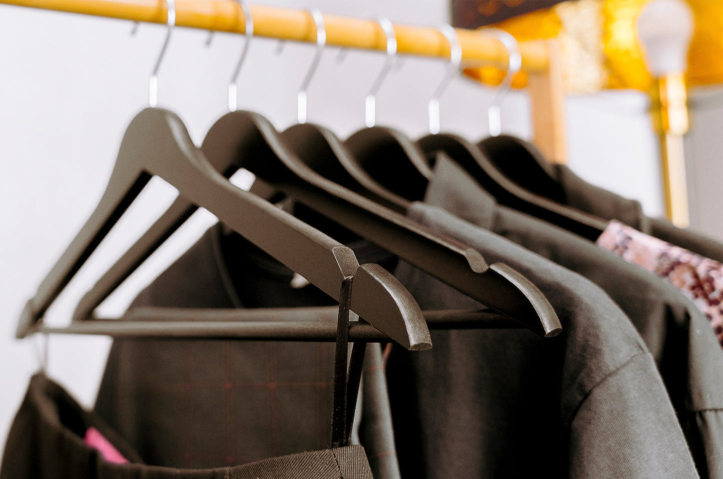 DE - OGIVO Kleiderbügel Holz